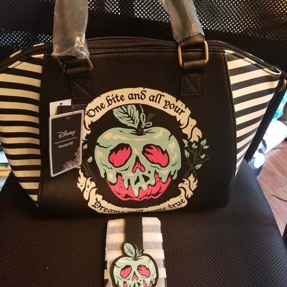 loungefly poison apple